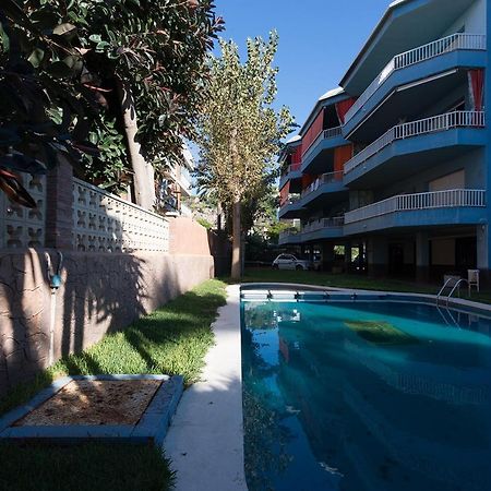Apartamento En 1Era Linea Mar Con Terraza De 25M2 Castelldefels Eksteriør billede