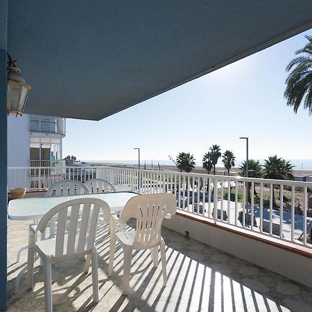 Apartamento En 1Era Linea Mar Con Terraza De 25M2 Castelldefels Eksteriør billede