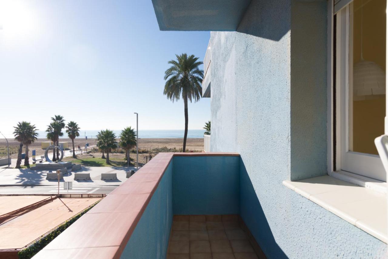 Apartamento En 1Era Linea Mar Con Terraza De 25M2 Castelldefels Eksteriør billede